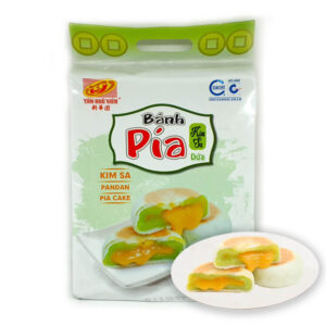Golden Lava Pía Cake with Pandan Leaf
